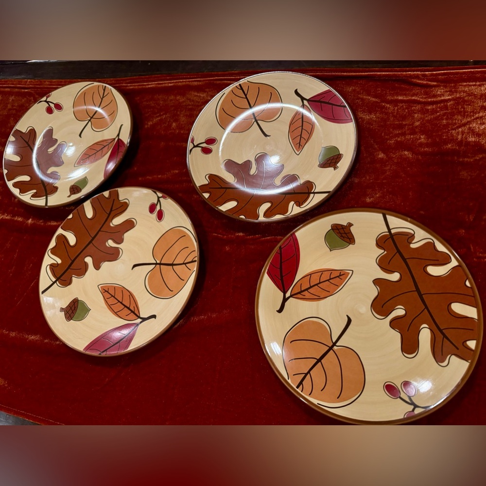 Tag Brand Set of 4 Fall Salad/Dessert Plates 🍂